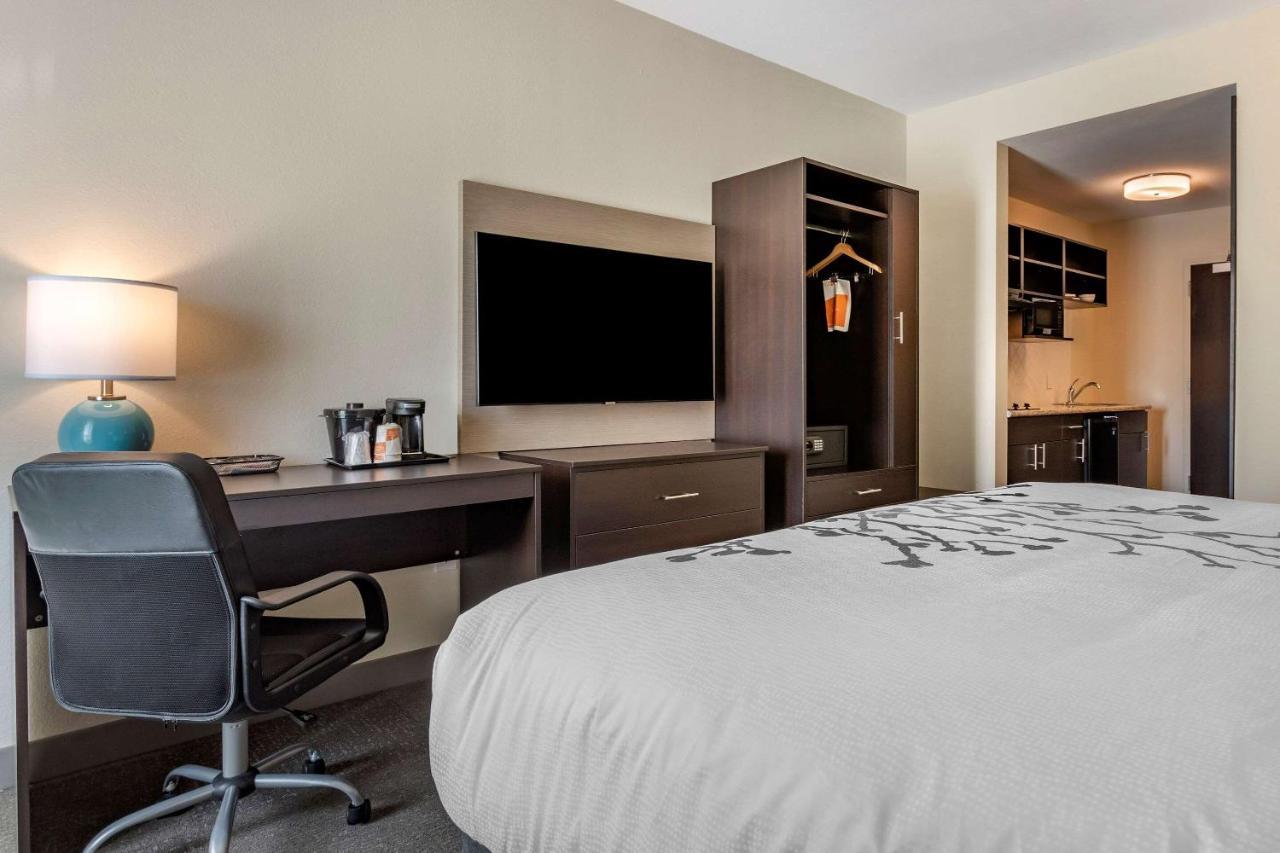 Sleep Inn & Suites Crosby Exteriör bild