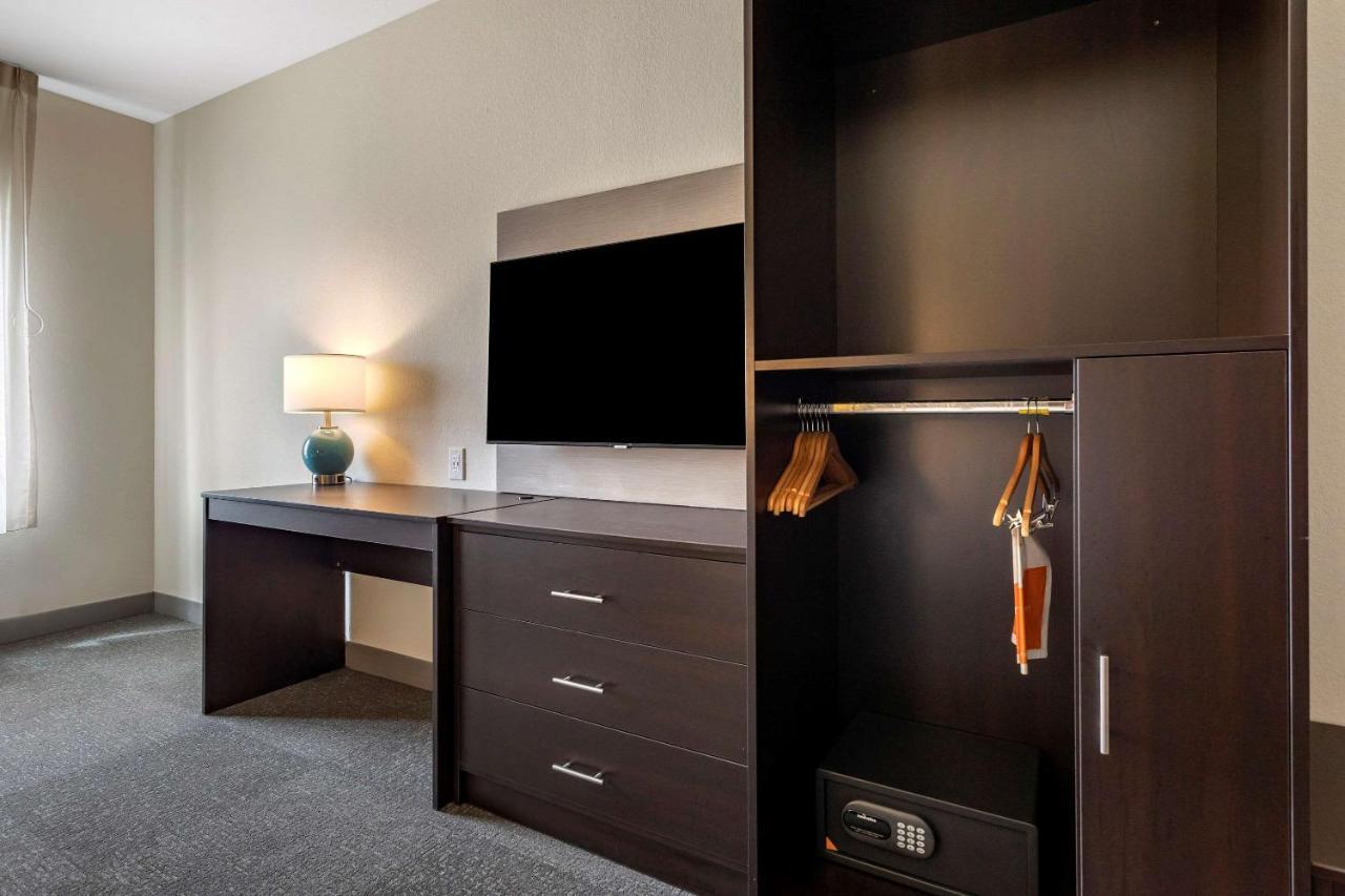 Sleep Inn & Suites Crosby Exteriör bild